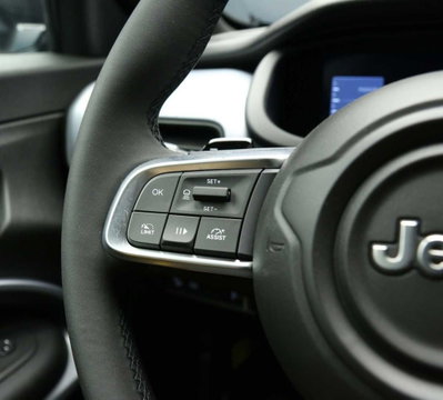 Jeep Avenger 1.2 turbo e-hybrid mhev The North Face 4xe 145cv edct6 (15)