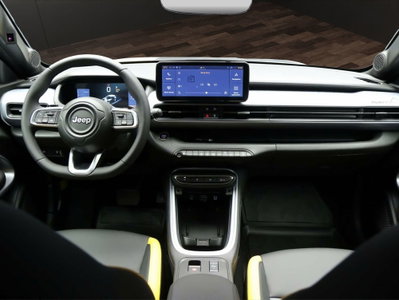 Jeep Avenger 1.2 turbo e-hybrid mhev The North Face 4xe 145cv edct6 (19)
