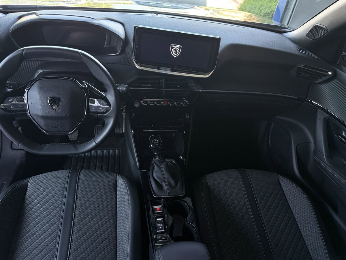 Peugeot 2008 PureTech 130 S&S EAT8 Allure Pack (13)