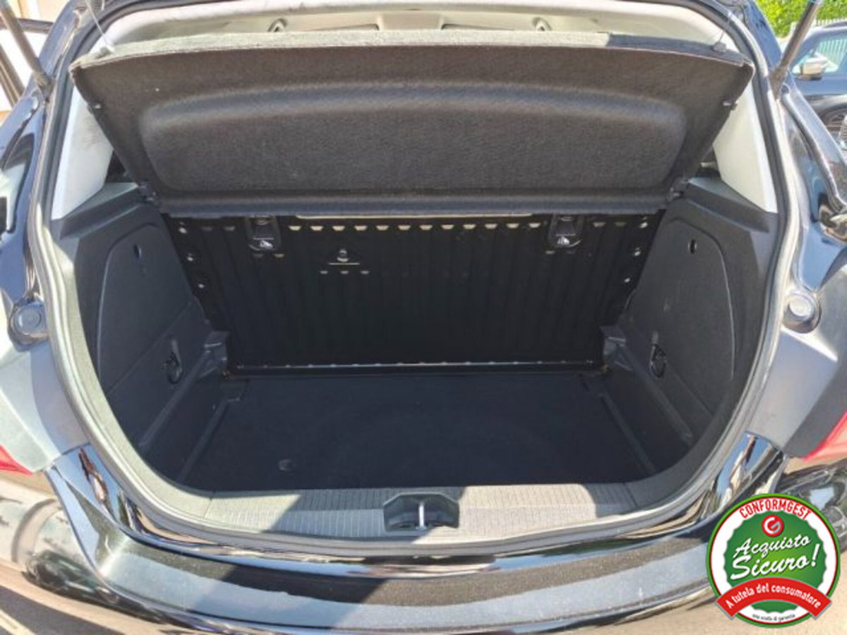 Opel Corsa 1.2 5 porte Advance (16)