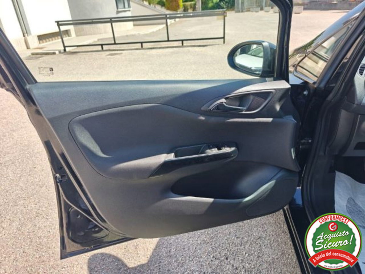 Opel Corsa 1.2 5 porte Advance (7)