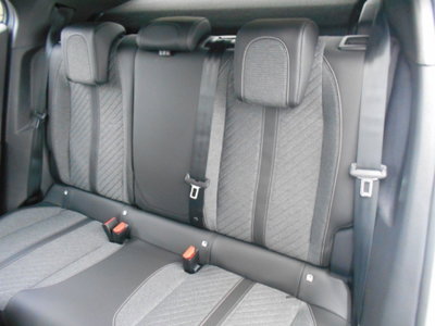 Peugeot 2008 54 kWh Allure (11)