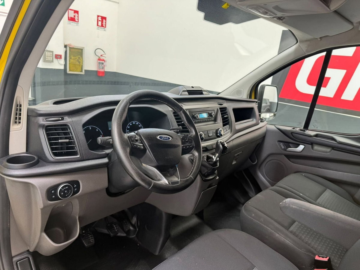 Ford Transit Custom Furgone 280 2.0 TDCi 130 PC-DC Furgone Titanium (12)