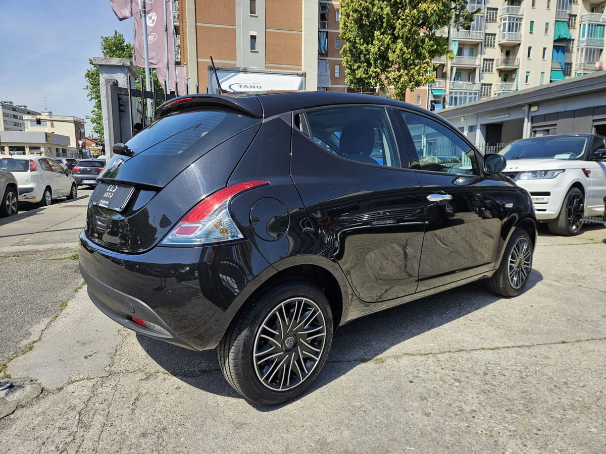 Lancia Ypsilon 1.0 FireFly 5 porte S&S Hybrid Ecochic A. Ferretti (4)