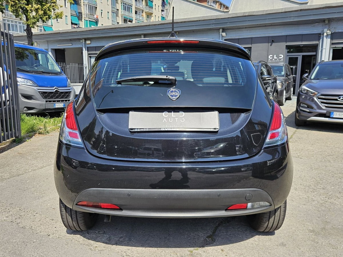 Lancia Ypsilon 1.0 FireFly 5 porte S&S Hybrid Ecochic A. Ferretti (5)