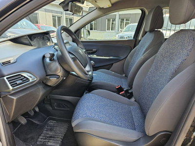 Lancia Ypsilon 1.0 FireFly 5 porte S&S Hybrid Ecochic A. Ferretti (8)