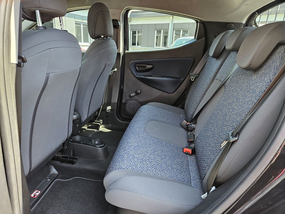 Lancia Ypsilon 1.0 FireFly 5 porte S&S Hybrid Ecochic A. Ferretti (9)