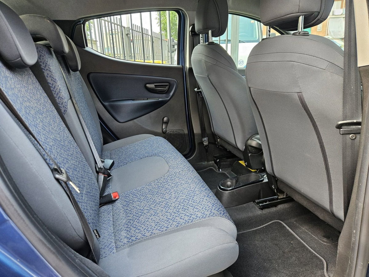 Lancia Ypsilon 1.0 FireFly 5 porte S&S Hybrid Ecochic Silver (12)