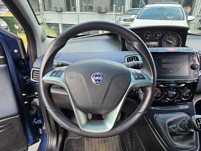 Lancia Ypsilon 1.0 FireFly 5 porte S&S Hybrid Ecochic Silver (13)
