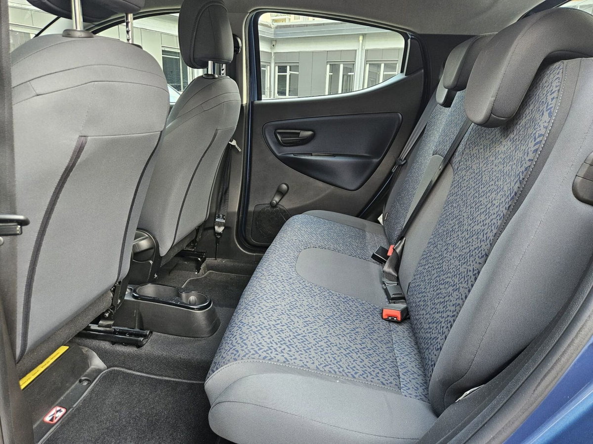 Lancia Ypsilon 1.0 FireFly 5 porte S&S Hybrid Ecochic Silver (9)