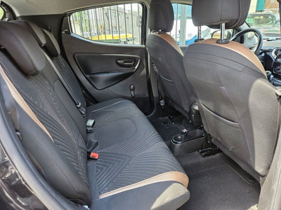 Lancia Ypsilon 1.0 FireFly 5 porte S&S Hybrid Alberta Ferretti (12)