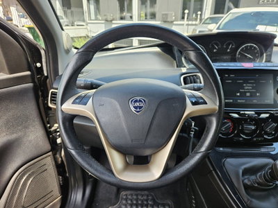 Lancia Ypsilon 1.0 FireFly 5 porte S&S Hybrid Alberta Ferretti (13)