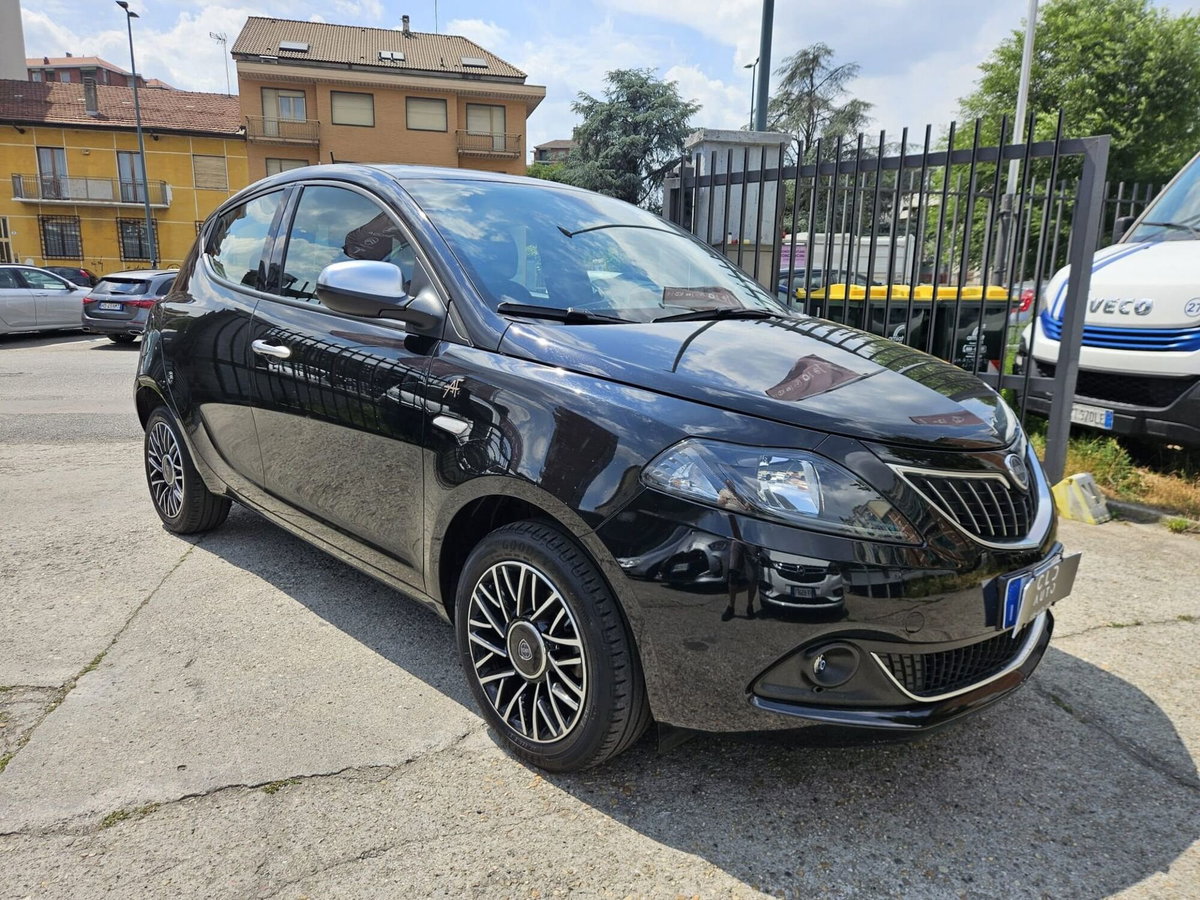 Lancia Ypsilon 1.0 FireFly 5 porte S&S Hybrid Alberta Ferretti (3)