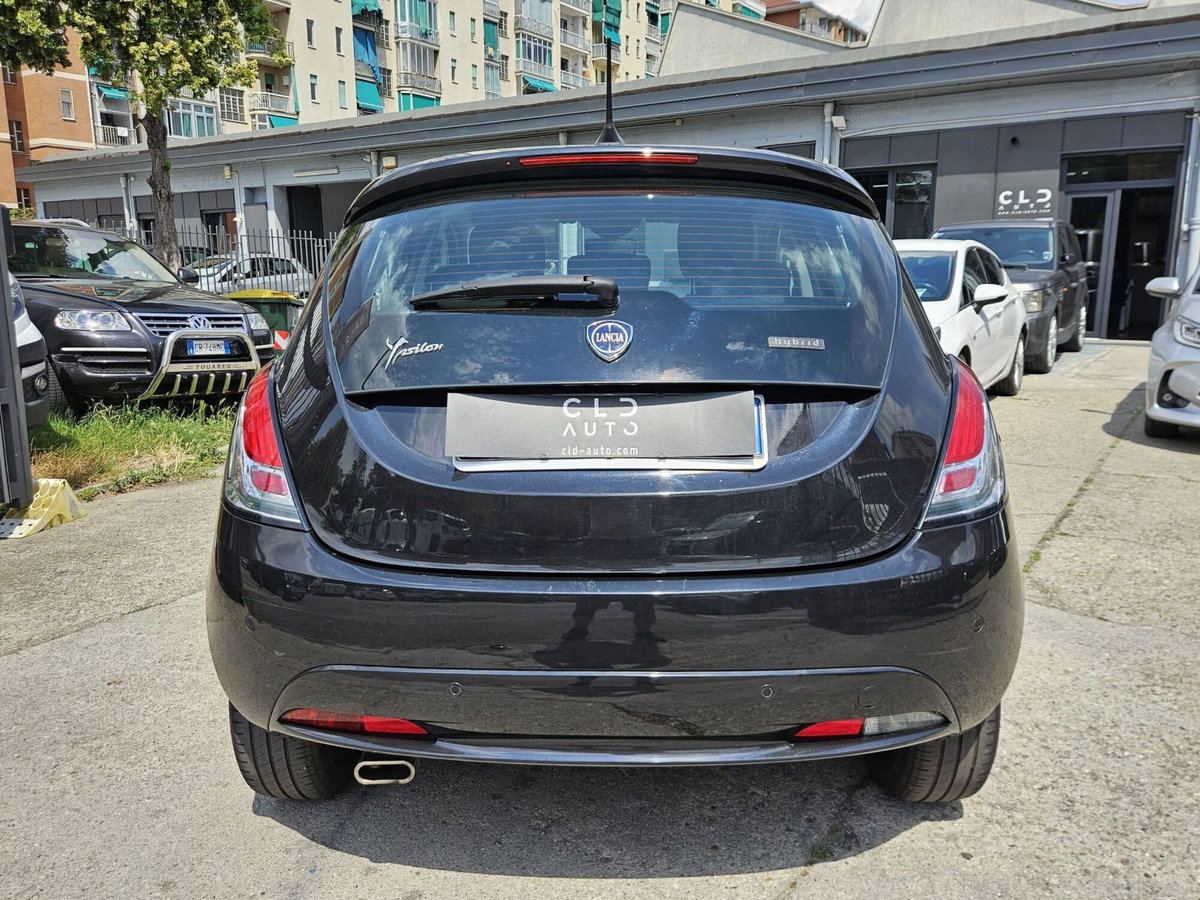Lancia Ypsilon 1.0 FireFly 5 porte S&S Hybrid Alberta Ferretti (5)