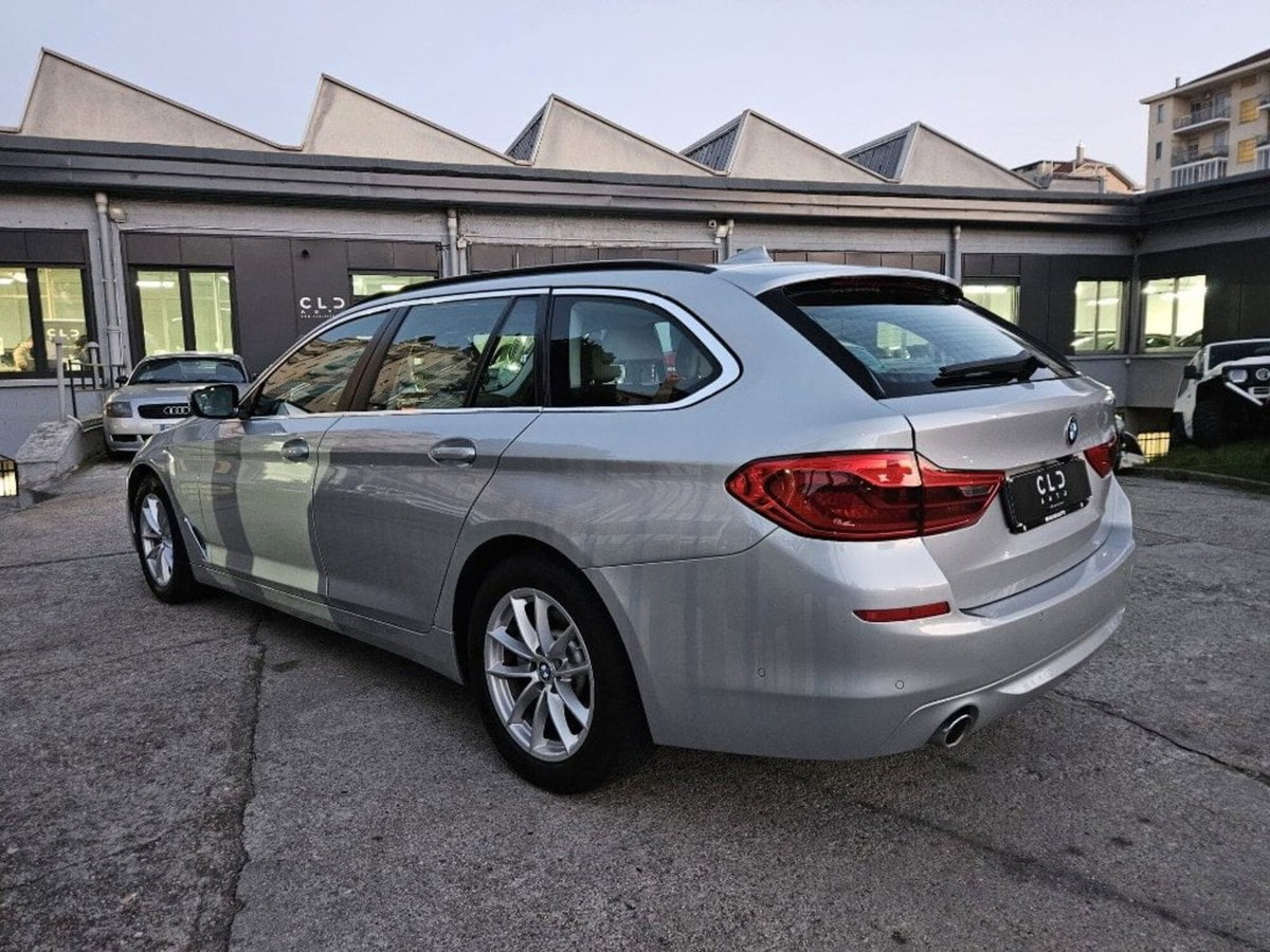 BMW Serie 5 Touring 520d  Luxury (6)