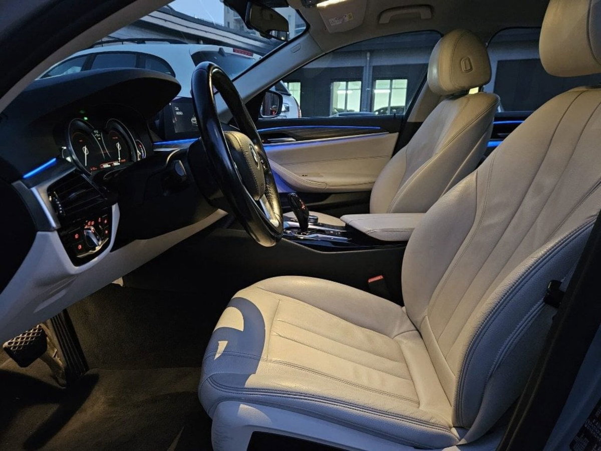 BMW Serie 5 Touring 520d  Luxury (8)