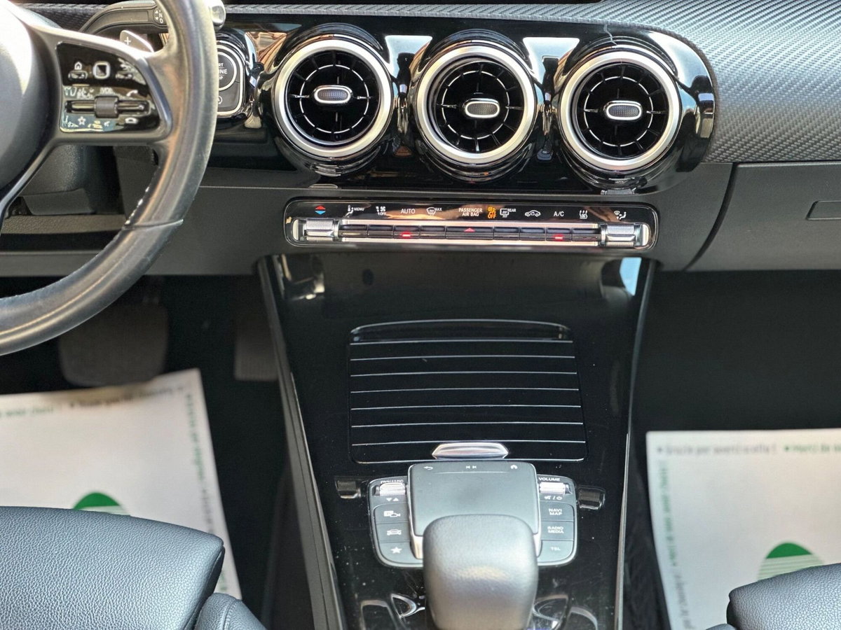 Mercedes-Benz Classe A 200 d Premium (10)
