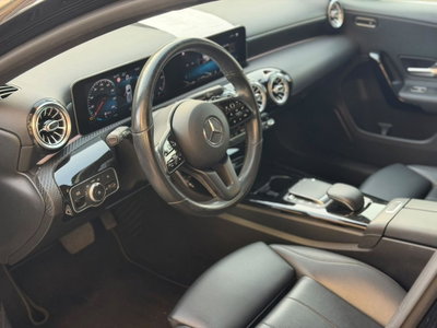 Mercedes-Benz Classe A 200 d Premium (13)