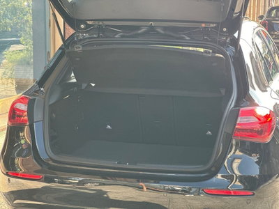 Mercedes-Benz Classe A 200 d Premium (17)