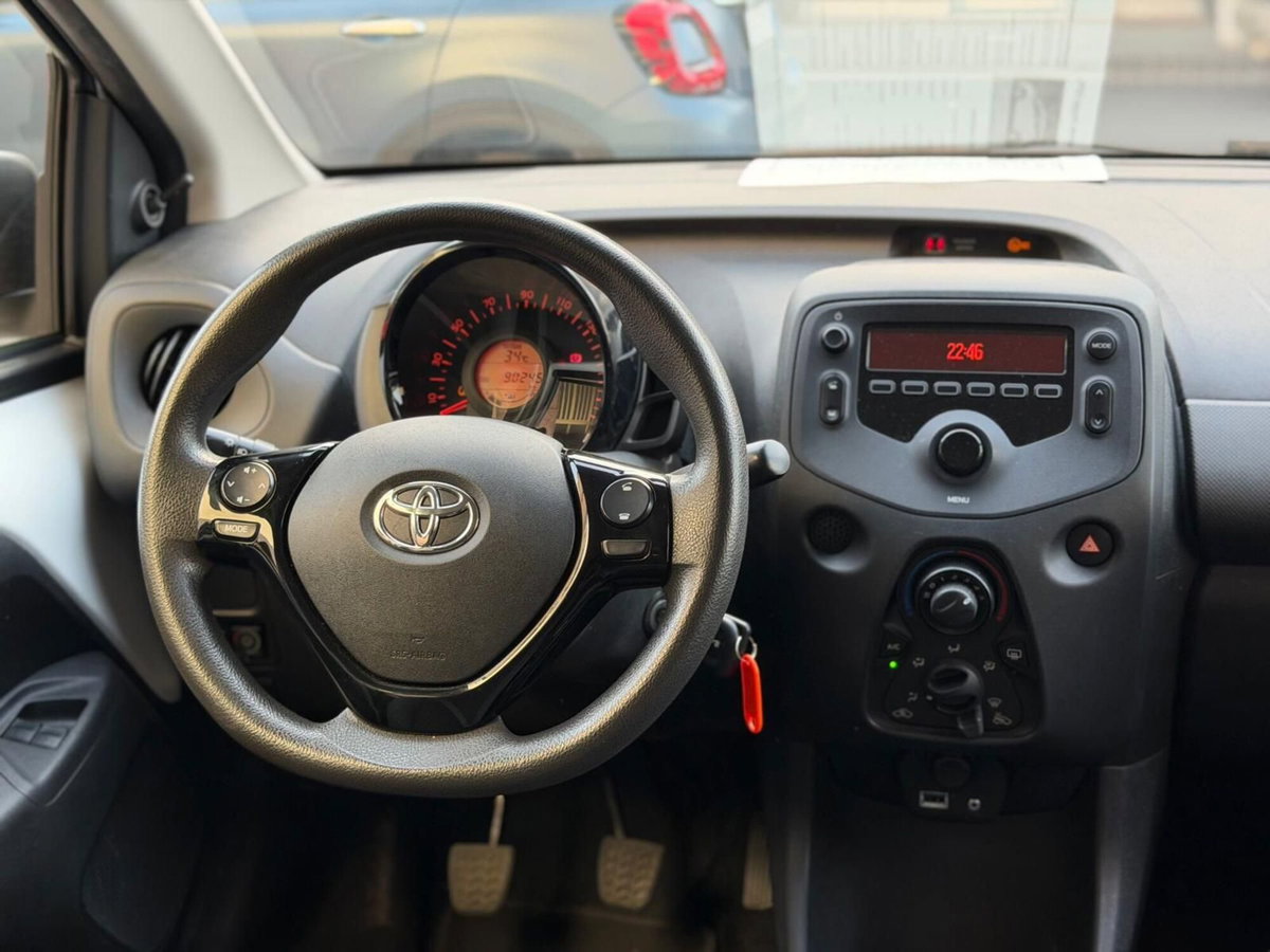 Toyota Aygo 1.0 VVT-i 72 CV 5 porte x-clusiv (10)