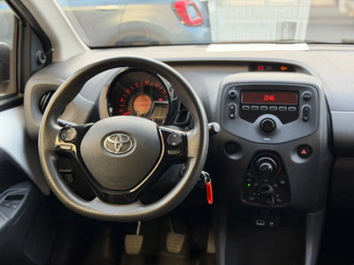 Toyota Aygo 1.0 VVT-i 72 CV 5 porte x-clusiv (10)