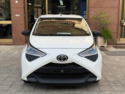Toyota Aygo 1.0 VVT-i 72 CV 5 porte x-clusiv (3)