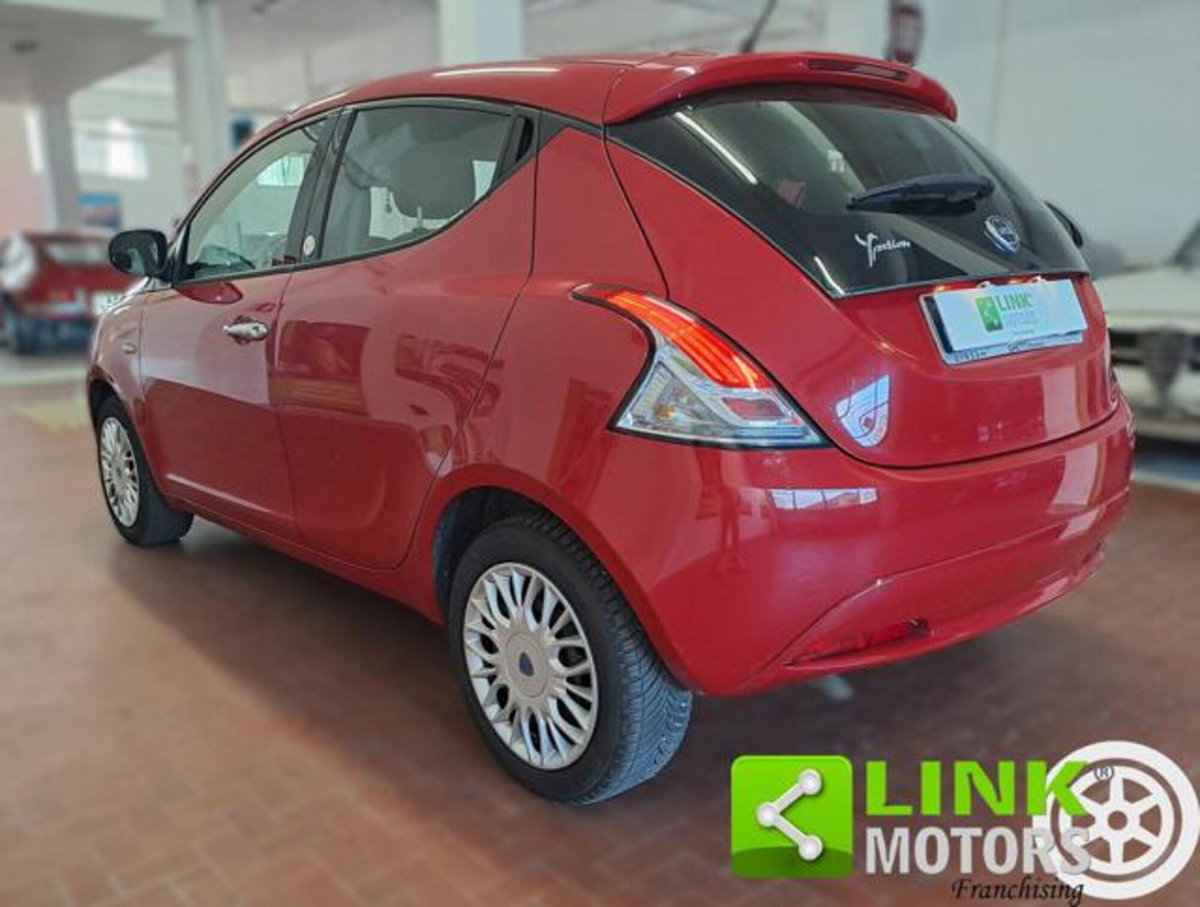 Lancia Ypsilon 1.2 69 CV 5 porte GPL Ecochic Alberta Ferretti (13)