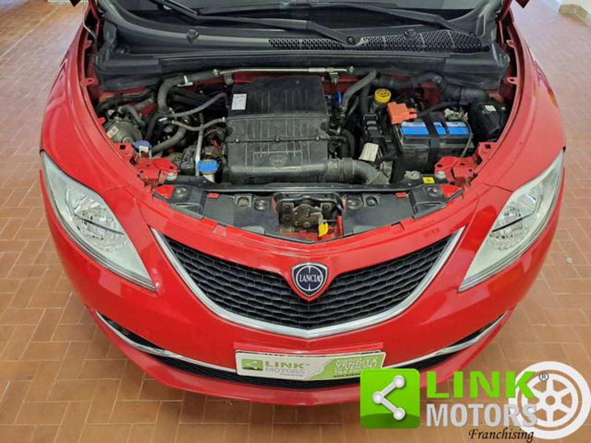 Lancia Ypsilon 1.2 69 CV 5 porte GPL Ecochic Alberta Ferretti (16)