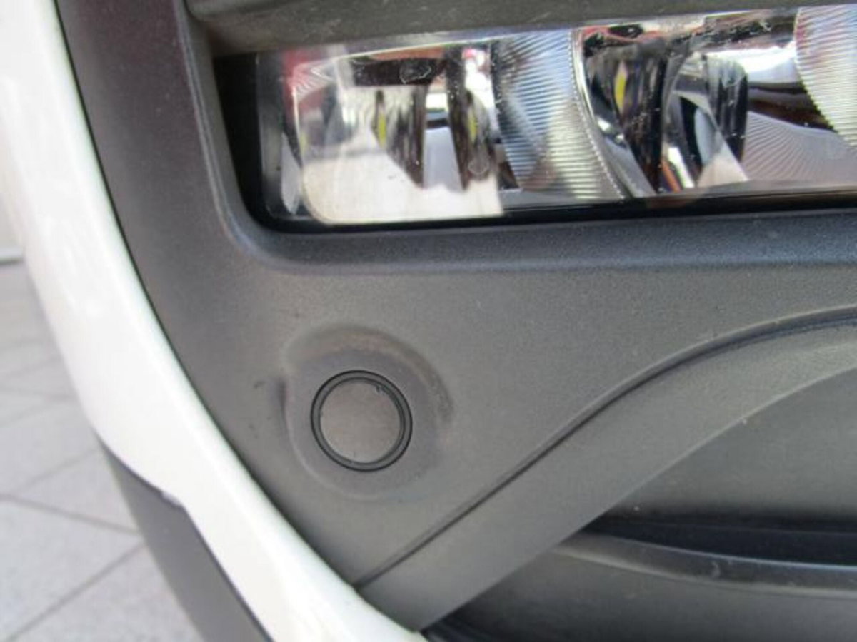 BMW X1 xDrive18d Business Advantage (18)