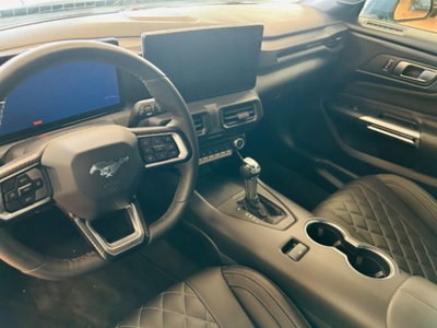 Ford Mustang Coupé Fastback 2.3 EcoBoost (12)