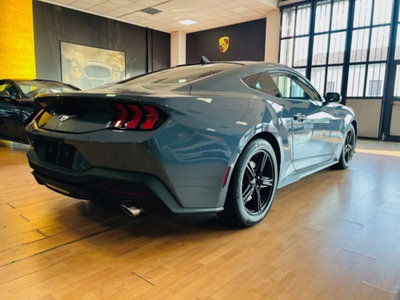 Ford Mustang Coupé Fastback 2.3 EcoBoost (6)