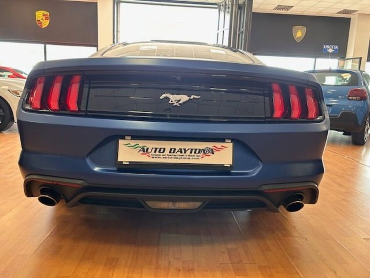 Ford Mustang Coupé Fastback 2.3 EcoBoost (8)