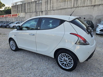 Lancia Ypsilon 1.2 69 CV 5 porte GPL Ecochic Gold (4)