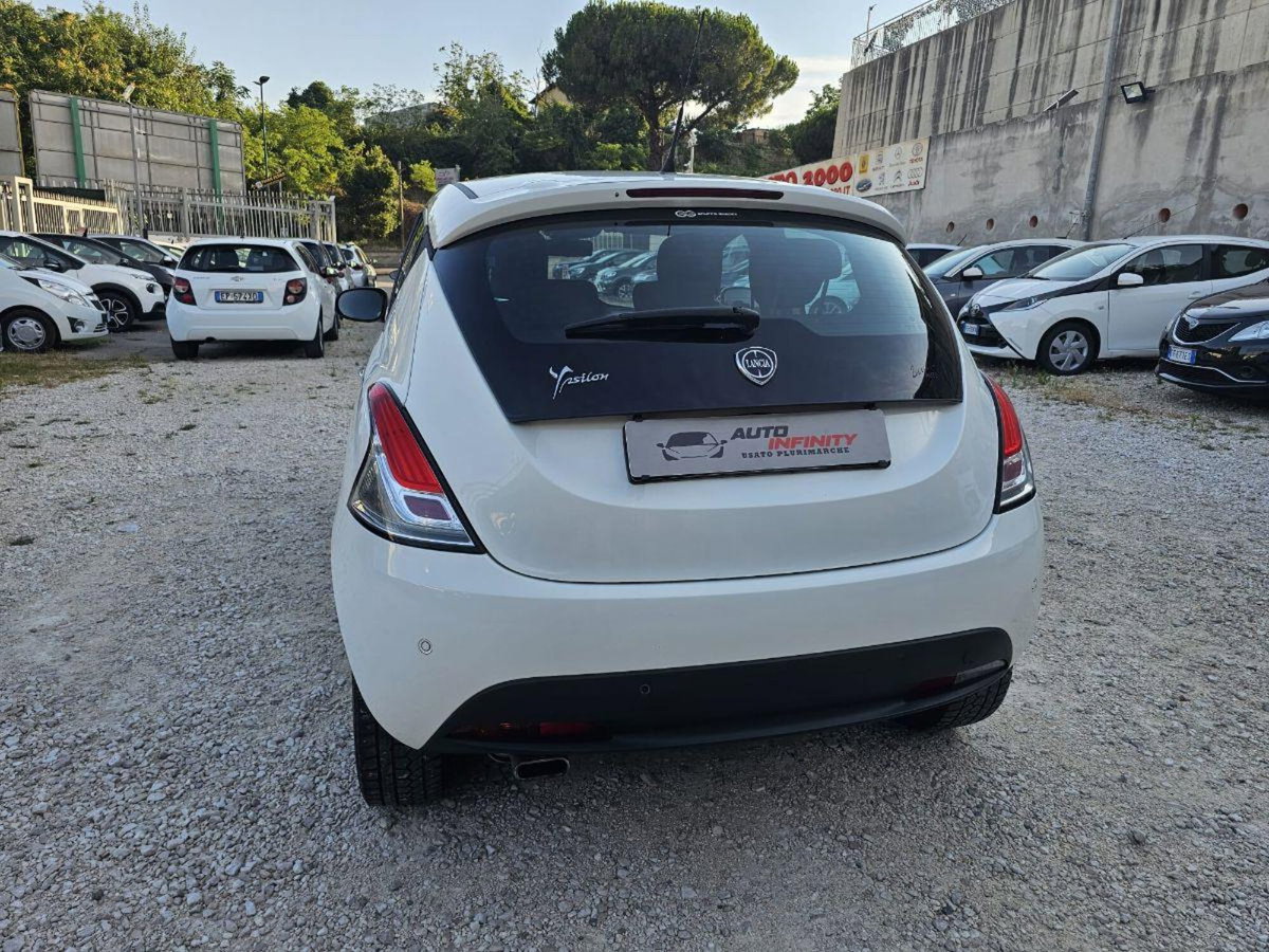 Lancia Ypsilon 1.2 69 CV 5 porte GPL Ecochic Gold (5)