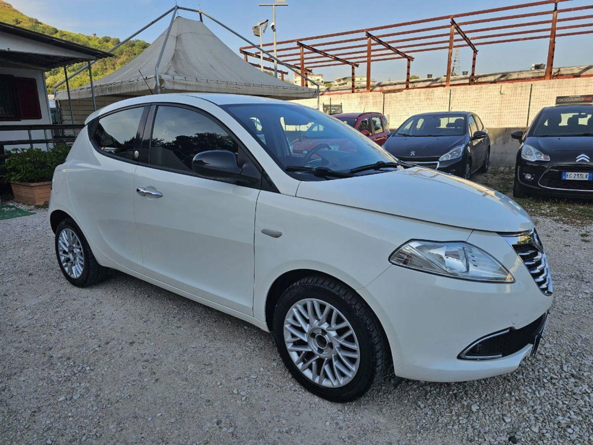 Lancia Ypsilon 1.2 69 CV 5 porte GPL Ecochic Gold (8)