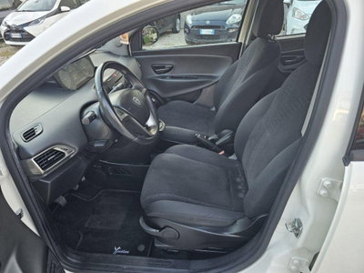 Lancia Ypsilon 1.2 69 CV 5 porte GPL Ecochic Gold (9)