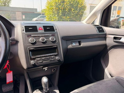 Volkswagen Touran 1.6 TDI DSG Comfortline (10)