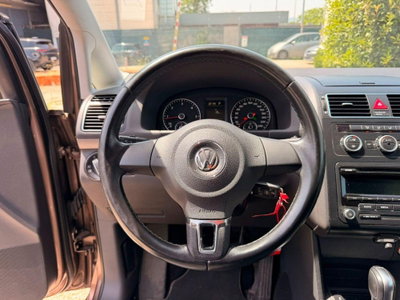 Volkswagen Touran 1.6 TDI DSG Comfortline (13)