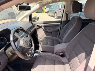Volkswagen Touran 1.6 TDI DSG Comfortline (14)
