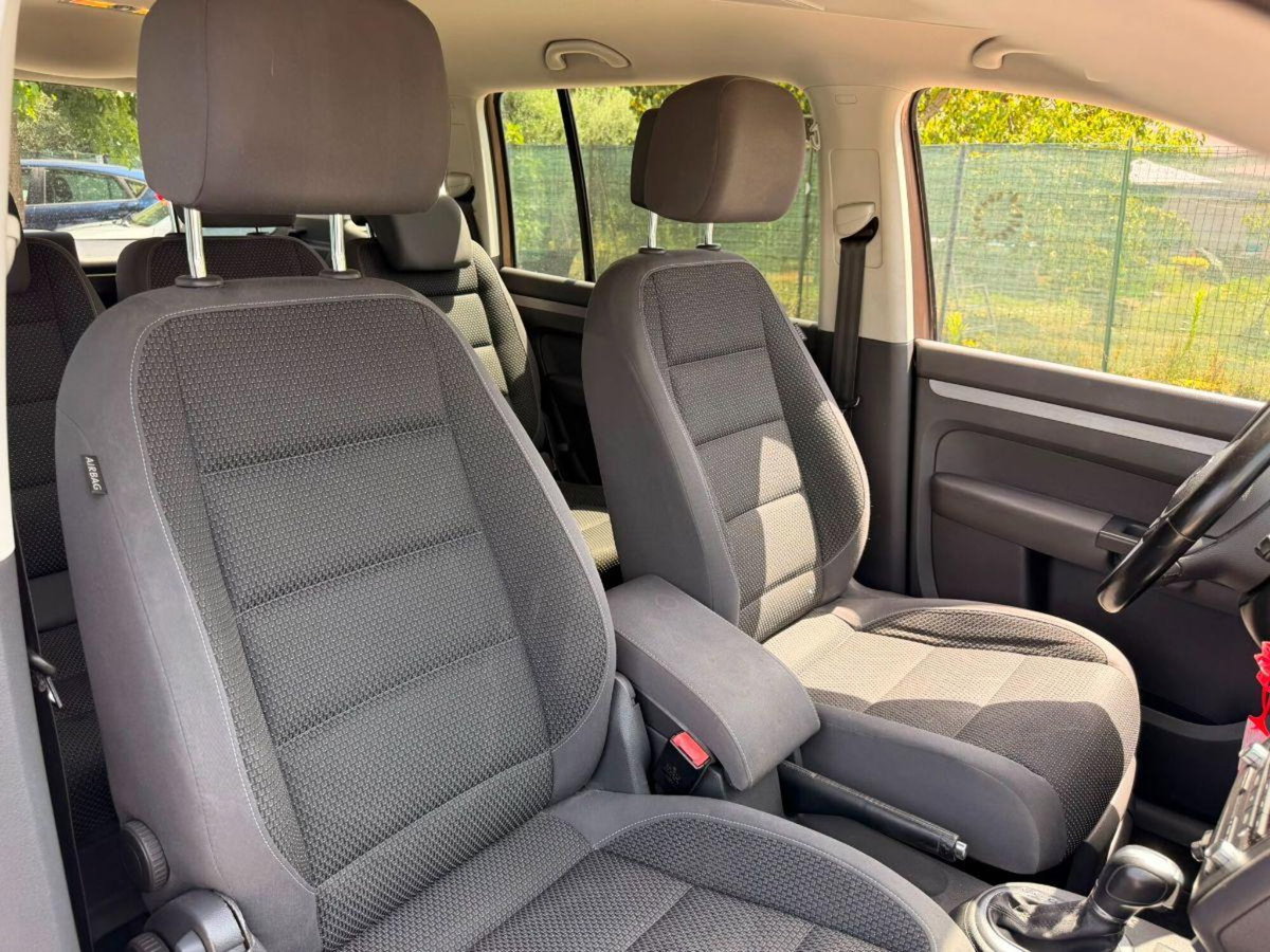 Volkswagen Touran 1.6 TDI DSG Comfortline (17)