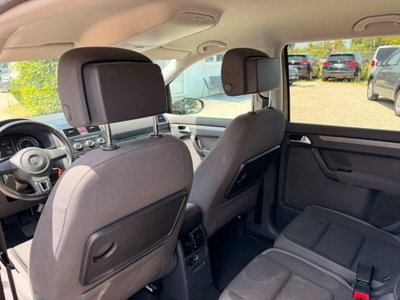 Volkswagen Touran 1.6 TDI DSG Comfortline (20)