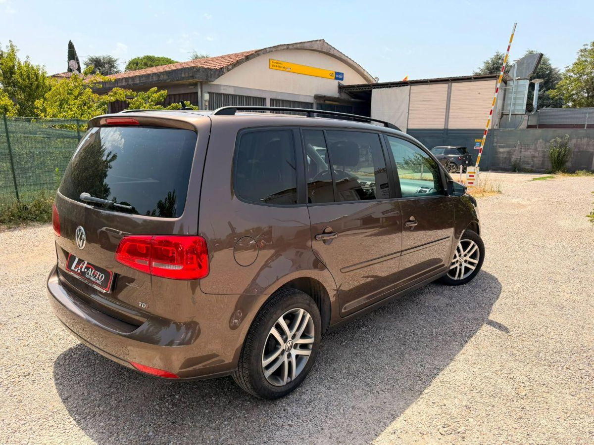 Volkswagen Touran 1.6 TDI DSG Comfortline (3)