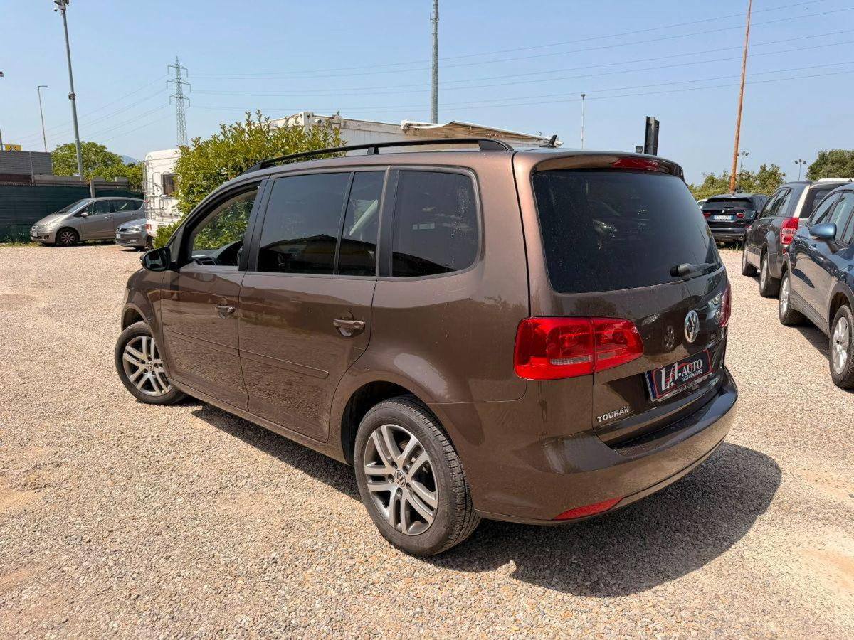 Volkswagen Touran 1.6 TDI DSG Comfortline (4)