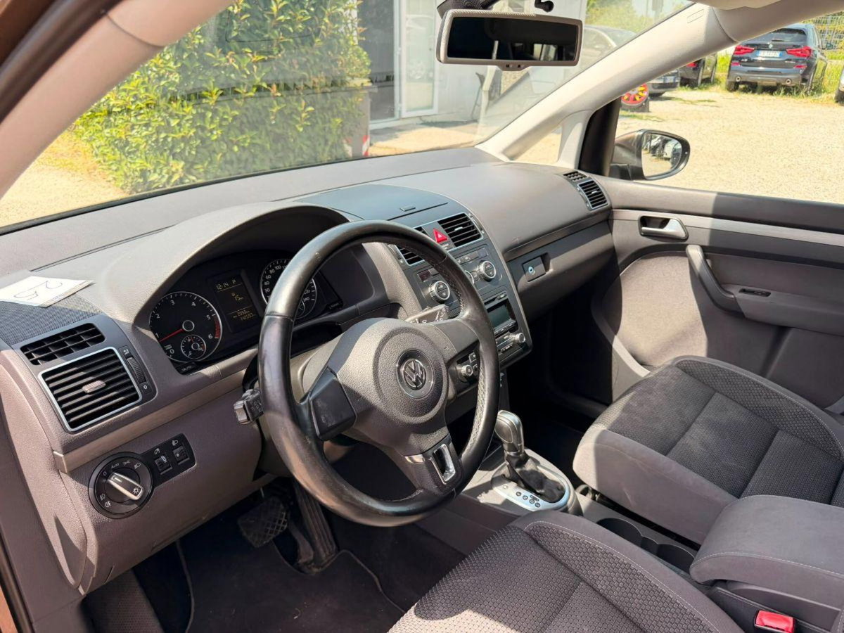 Volkswagen Touran 1.6 TDI DSG Comfortline (7)