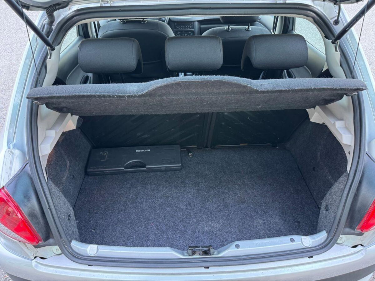 Peugeot 206 60CV 5p. Trendy (15)