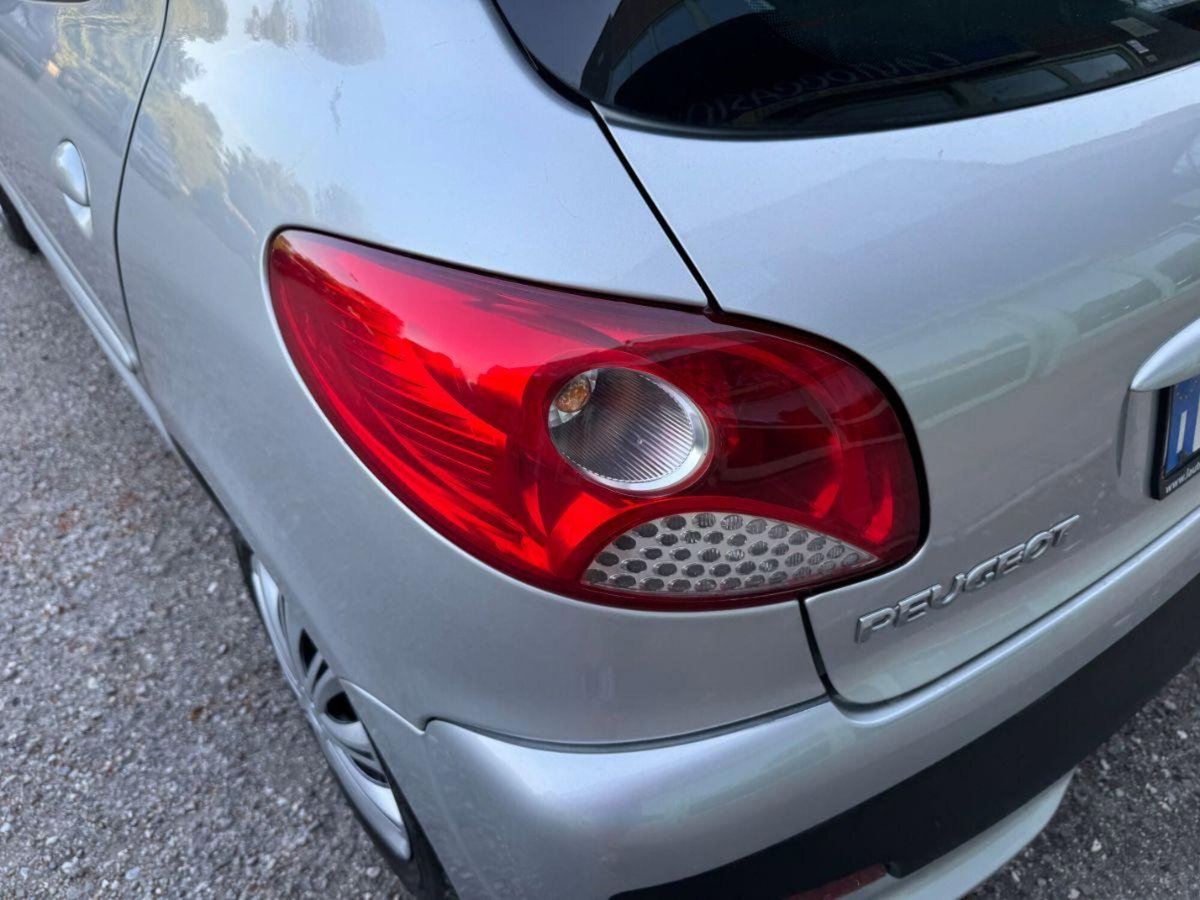 Peugeot 206 60CV 5p. Trendy (19)