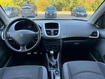 Peugeot 206 60CV 5p. Trendy (8)