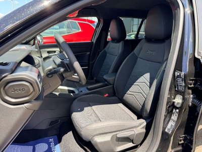 Jeep Avenger 1.2 turbo e-hybrid mhev Summit fwd 110cv edct6 (13)