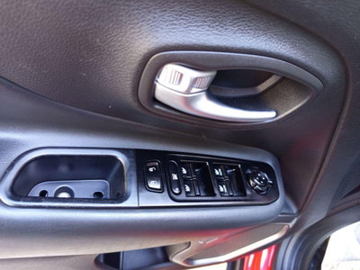 Jeep Renegade 1.6 Mjt 130 CV S (11)