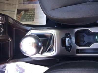 Jeep Renegade 1.6 Mjt 130 CV S (18)